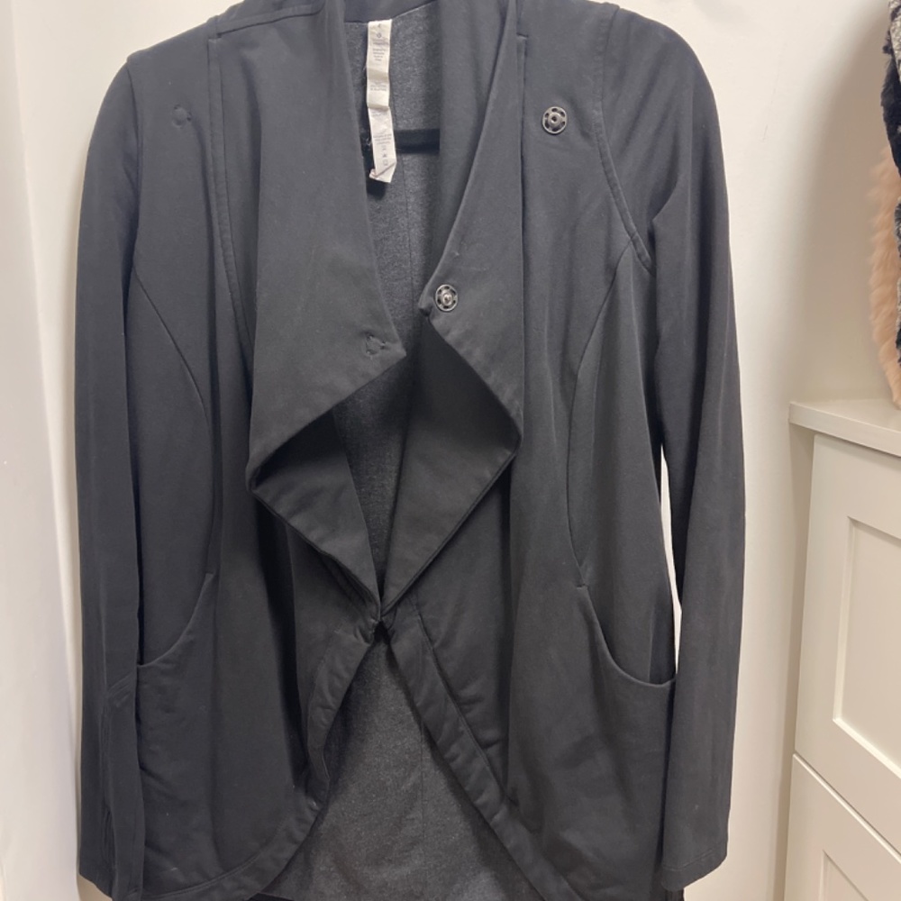 Black Lululemon Jacket EUC  size 4